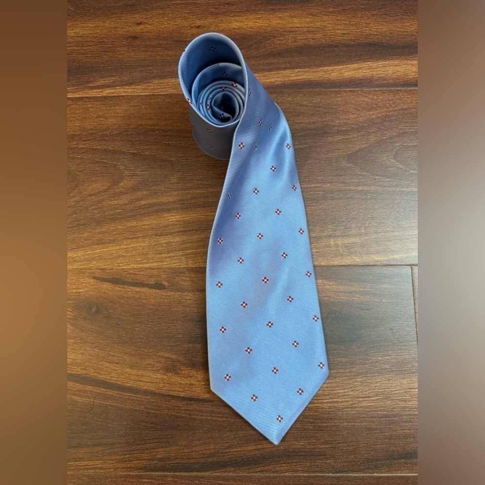 BROOKS BROTHERS “346” Stain Resistant Blue and Red Polka Dot Tie